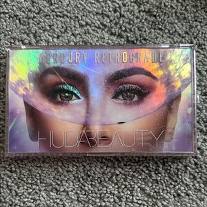 HUDA BEAUTY Cosmic Eyeshadow Palette
